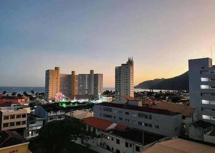 Apartamento Inteiro Em Peruibe No Centro, Prox A Praia